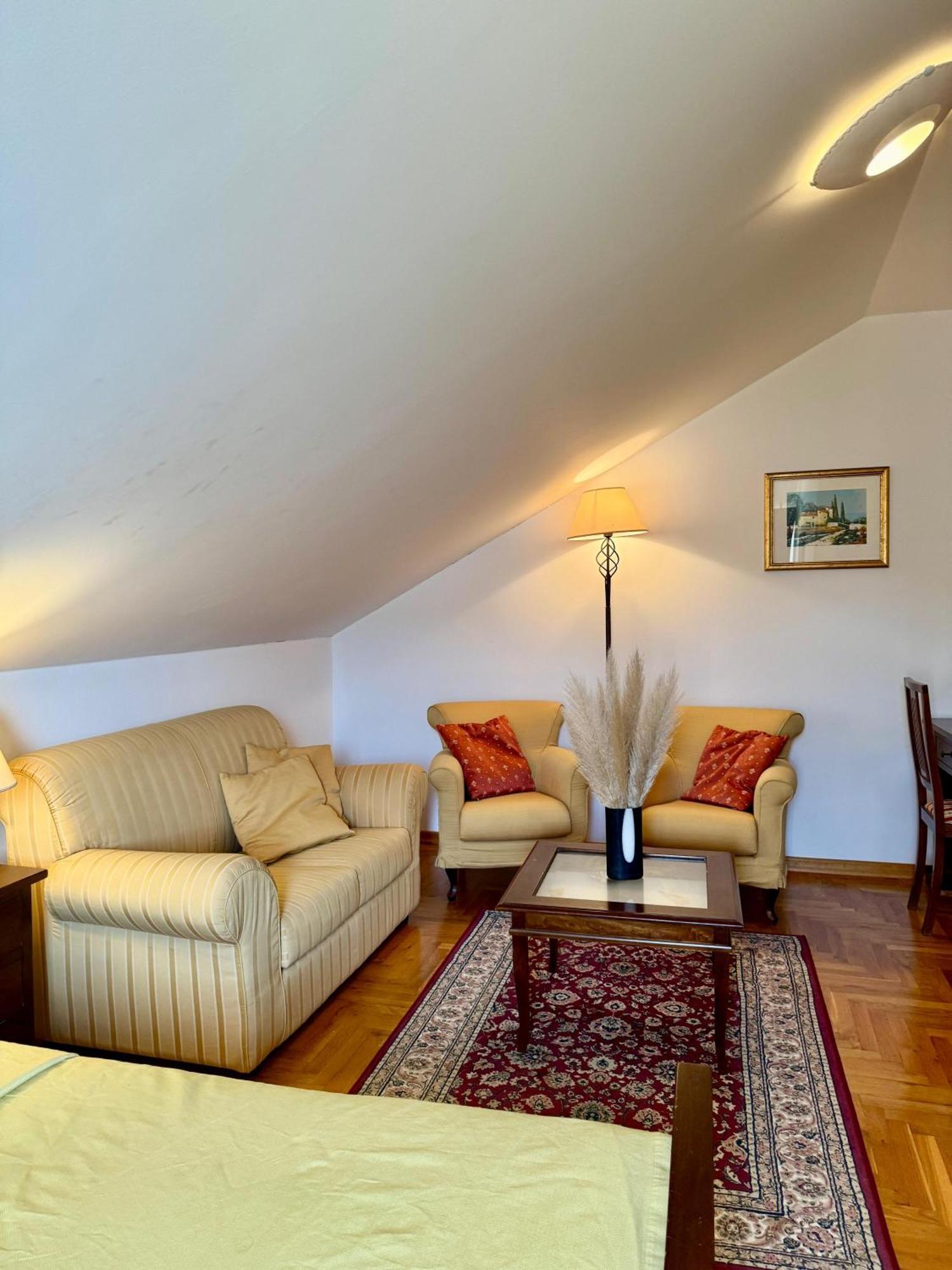 Villa Rava Hotel & Restaurant Luaran gambar