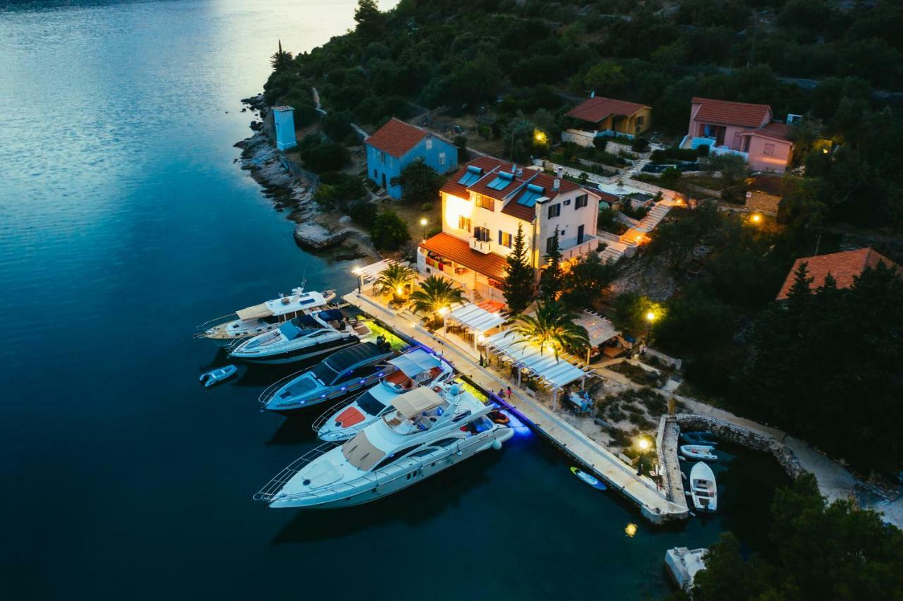 Villa Rava Hotel & Restaurant Luaran gambar